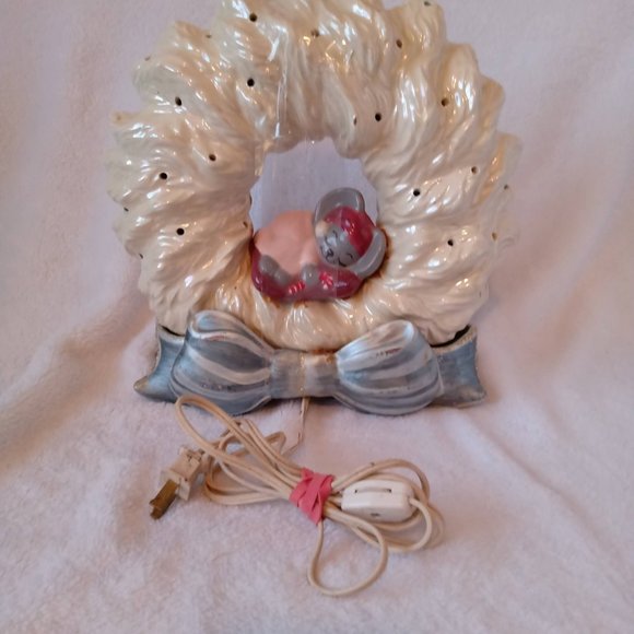 RARE Vintage Ceramic Christmas Wreath With Sleeping Mouse - Picture 3 of 7